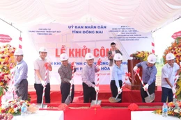 Khu tái định cư tại phường Tam Phước được khởi công xây dựng ngày 29/6/2025 nhưng phải tạm dừng thực hiện hợp đồng để giải quyết kiến nghị. Ảnh: NT