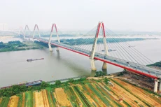 Trục Đại lộ cảnh quan sông Hồng kéo dài từ cầu Hồng Hà đến cầu Mễ Sở với tổng chiều dài khoảng 80 km. Ảnh: Lê Tiên