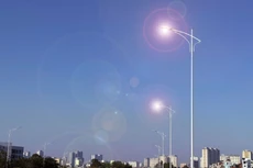 Nhiều gói thầu cung cấp dịch vụ chiếu sáng công cộng tại Hà Nội chỉ thu hút 1 nhà thầu tham dự. Ảnh: Tiên Giang