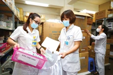 Nhiều gói thầu mua sắm vật tư, thiết bị y tế được áp dụng hình thức chào giá trực tuyến rút gọn nhằm tiết kiệm thời gian lựa chọn nhà thầu. Ảnh: Lê Tiên