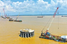 Một số dự án hạ tầng trọng điểm quy mô quốc gia trong lĩnh vực điện gió ngoài khơi, logistics đang được đề xuất gắn với đội ngũ doanh nghiệp tư nhân. Ảnh: Nguyễn Cường