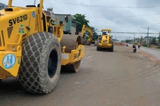 HSMT yêu cầu các nhân sự chủ chốt từng hoàn thành công việc ở vị trí tương tự tại ít nhất 1 công trình có loại kết cấu công trình giao thông, cấp IV có giá trị 5,8 tỷ đồng. Minh họa: Song Lê