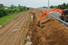 Dự án thành phần 02 Đầu tư xây dựng đường gom, cầu vượt ngang đoạn qua tỉnh Đắk Nông thuộc Dự án cao tốc Bắc - Nam phía Tây đoạn Gia Nghĩa - Chơn Thành có 3 gói thầu xây lắp chính. Ảnh minh họa: Tiên Giang