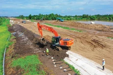 Lũy kế từ đầu năm đến hết ngày 27/11/2025, tổng số vốn đầu tư công đã giải ngân đạt hơn 528.870 tỷ đồng, tương đương 57,9% kế hoạch Thủ tướng giao. Ảnh: Tiến Tân