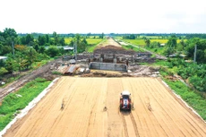 Cao tốc Châu Đốc - Cần Thơ - Sóc Trăng được yêu cầu hoàn thành vào tháng 7/2026. Ảnh: Tiên Giang