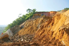 Dự thảo Nghị định đề xuất miễn thủ tục lựa chọn nhà đầu tư với tổ chức, cá nhân trúng đấu giá quyền khai thác khoáng sản. Ảnh: Nhã Chi