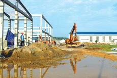 Hai gói thầu xây lắp chính thuộc Dự án Đầu tư xây dựng cơ sở hạ tầng Cụm công nghiệp Tân Thành Bình (Vĩnh Long) có tổng giá trị 72,364 tỷ đồng. Ảnh minh họa: Nhã Chi