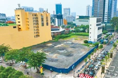 Một số dự án “đất vàng” có nguồn gốc đất công tại khu trung tâm TP.HCM bị ách tắc nhiều năm qua do vướng pháp lý. Ảnh: Duy Anh