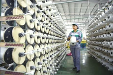 Để đạt mức tăng trưởng 8,3 - 8,5% năm 2025, cần huy động vốn đầu tư thực hiện toàn xã hội 6 tháng cuối năm phải khoảng 111 tỷ USD, trong đó đầu tư tư nhân khoảng 60 tỷ USD. Ảnh: Lê Tiên