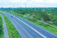 Bộ Tài chính thực hiện đơn giản hóa 35 thủ tục hành chính thuộc lĩnh vực đầu tư trong năm 2025 nhằm đẩy mạnh phân cấp, phân quyền và đẩy nhanh tiến độ triển khai dự án. Ảnh: Bùi Trọng Lân