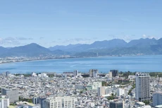 Vịnh biển ven tuyến đường Nguyễn Tất Thành được TP. Đà Nẵng định hướng xây dựng 5 đảo nhân tạo, trong đó dành một phần diện tích phát triển các dịch vụ tài chính. Ảnh: Hà Minh