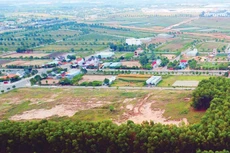 Việc cấp giấy chứng nhận quyền sử dụng đất khi chưa có đất ngoài thực địa là trái nguyên tắc, ảnh hưởng đến quyền tài sản của công dân. Ảnh: Nhã Chi