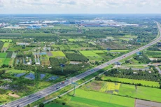 Nhiều nhà đầu tư đang nghiên cứu, đề xuất một số dự án hạ tầng quy mô lớn theo phương thức PPP, hợp đồng BT tại Khu đô thị mới Thủ Thiêm (TP.HCM). Ảnh: Song Lê