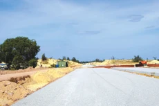 Dự án thành phần 1 Đường ven biển thuộc Dự án Đường ven biển và cầu Nhật Lệ 3 tỉnh Quảng Trị vừa được nâng tổng mức đầu tư từ 2.200 tỷ đồng lên 2.490 tỷ đồng. Ảnh: Minh Hạnh