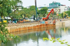 Hà Nội đang cùng lúc triển khai thực hiện nhiều dự án, công trình. Ảnh: Lê Tiên