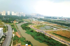 Nhiều nhà đầu tư dự án BT trong Khu đô thị mới Thủ Thiêm đã được tháo gỡ vướng mắc trong việc xác định giá đất đối với diện tích đất thanh toán cho hợp đồng BT để thực hiện dự án đối ứng. Ảnh: Song Lê