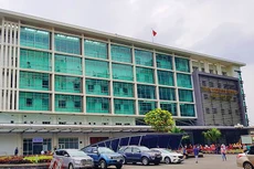 Gói thầu Xây lắp thuộc Dự án Xây dựng mới Khối bệnh nhiệt đới và nghiên cứu Bệnh viện Nhi đồng 2 (TP.HCM) có giá 543,6 tỷ đồng. Ảnh: Giang Phương