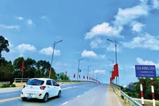 Công trình cầu Đồng Sơn và đường lên cầu đã được đưa vào sử dụng từ năm 2018. Ảnh: Tuệ Lâm