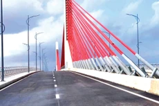 Tiến độ Dự án Đường bộ ven biển và cầu vượt cửa Thuận An (TP. Huế) đạt khoảng 91,4%. Ảnh: Lê Hiếu