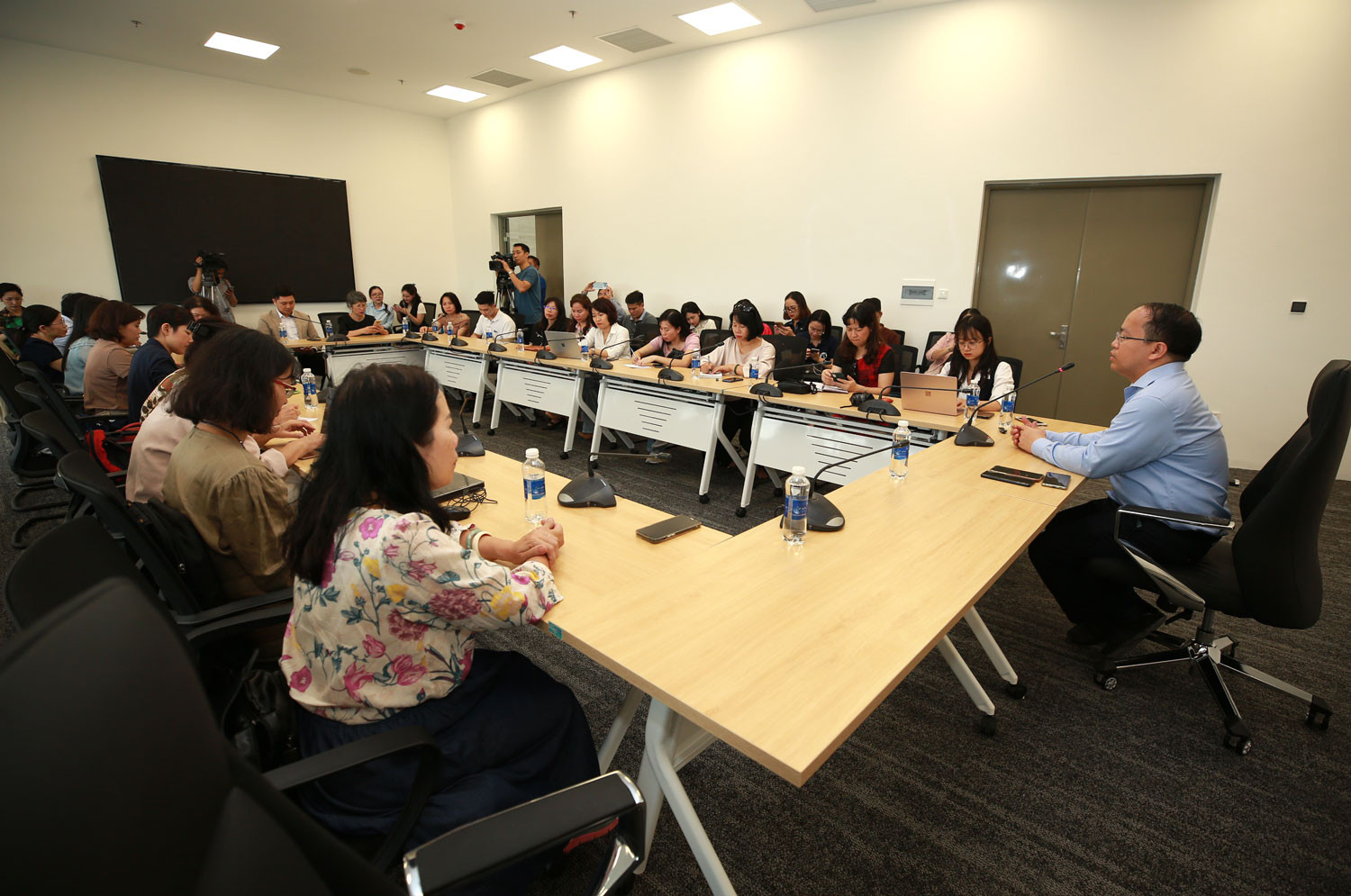 NIC Hòa Lạc có các không gian làm việc, nghiên cứu và phát triển và không gian kết nối, tạo điều kiện thuận lợi cho việc tổ chức các hoạt động ĐMST NIC Hòa Lạc có các không gian làm việc, nghiên cứu và phát triển và không gian kết nối, tạo điều kiện thuận lợi cho việc tổ chức các hoạt động ĐMST