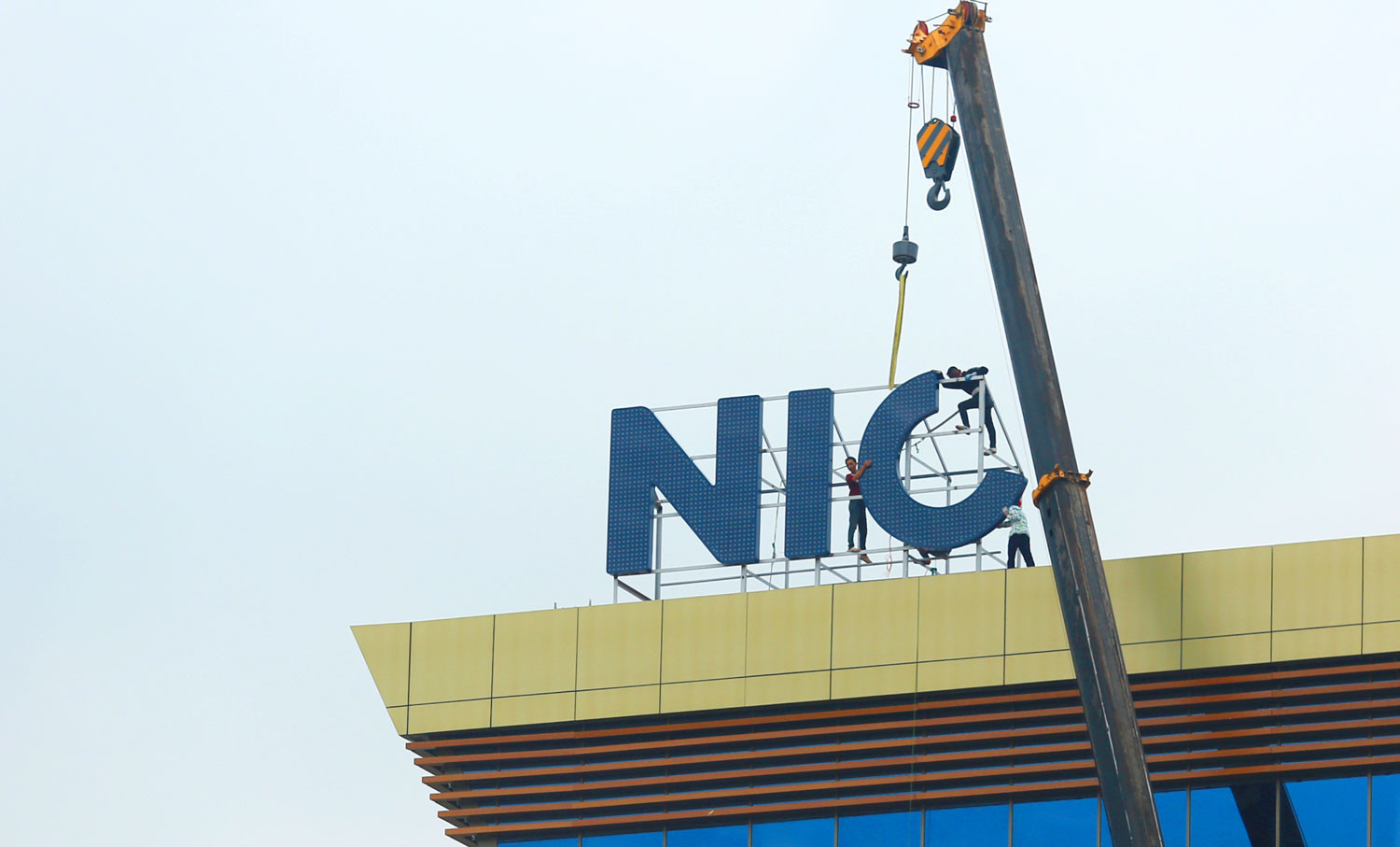 Những hạng mục cuối cùng đang được các nhà thầu khẩn trương hoàn thiện Những hạng mục cuối cùng đang được các nhà thầu khẩn trương hoàn thiện