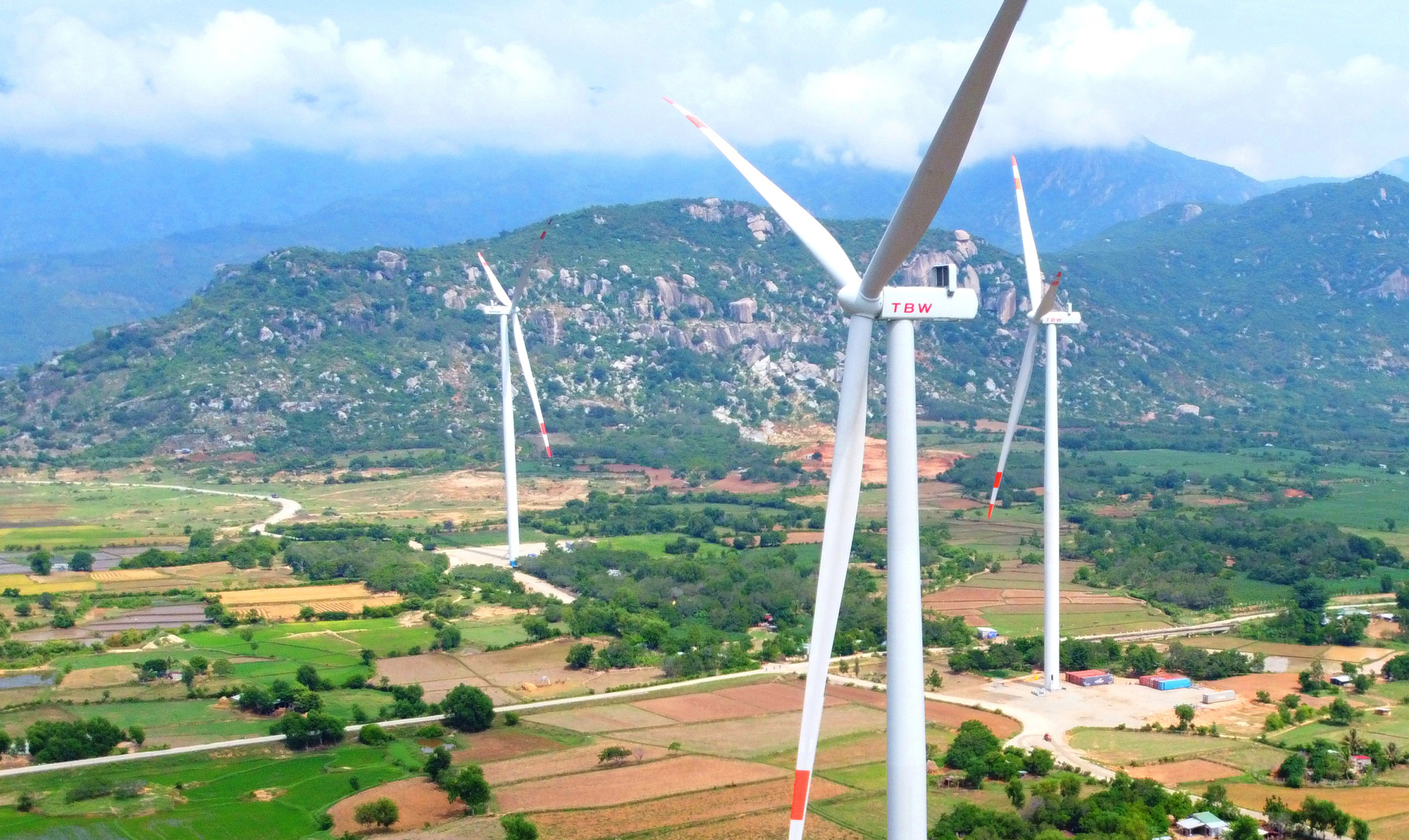 Năng lượng tái tạo được dự đoán sẽ là một trong những lĩnh vực M&A sôi động thời gian tới. Ảnh: Tiên Giang Năng lượng tái tạo được dự đoán sẽ là một trong những lĩnh vực M&A sôi động thời gian tới. Ảnh: Tiên Giang