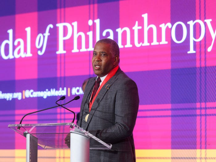 Các tỷ phú Mỹ đang phản ứng ra sao với các cuộc biểu tình vì George Floyd? ảnh 1