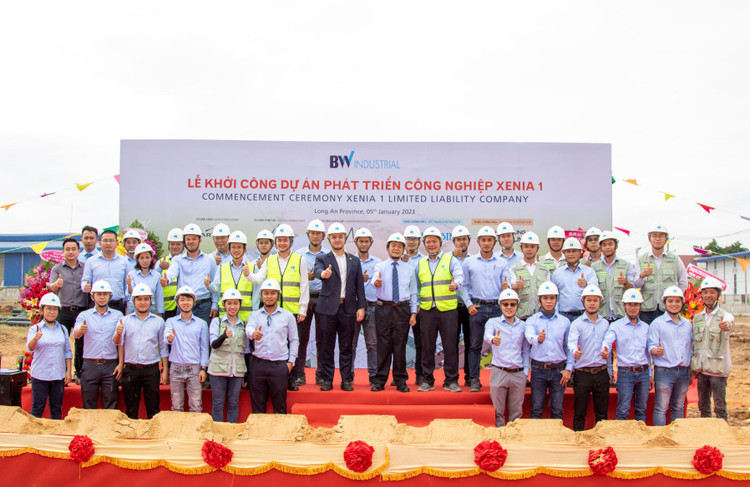 Hòa Bình là nhà thầu chính thi công xây dựng nhà kho, công tác hạ tầng kỹ thuật, hạng mục phụ trợ và cơ điện khu HK1