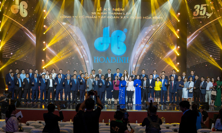 Công ty CP Tập đoàn Xây dựng Hòa Bình đạt được nhiều thành quả đáng khích lệ trong sản xuất kinh doanh