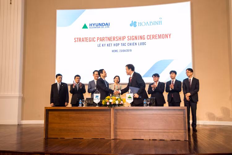 Hai bên trở thành đối tác chiến lược của nhau trên tinh thần hợp tác hai bên cùng có lợi và phát huy năng lực tối đa của 2 công ty