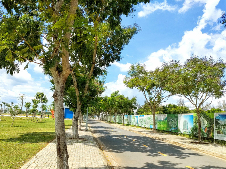 TP. HCM vắng bóng nguồn cung mới, các dự án chủ yếu là đất phân lô hộ lẻ, đã có sổ từng nền, quy mô nhỏ dưới 1 - 2 ha. Ảnh: Bảo Tín