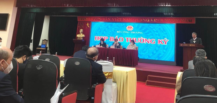 Ông Bùi Quốc Hùng, Phó cục trưởng Cục Điện lực và Năng lượng tái tạo thông tin về tình hình thực hiện Quy hoạch điện VIII