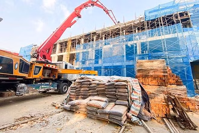 Xi măng là một trong những vật liệu xây dựng có giá bán tăng cao thời gian qua (ảnh: Internet)