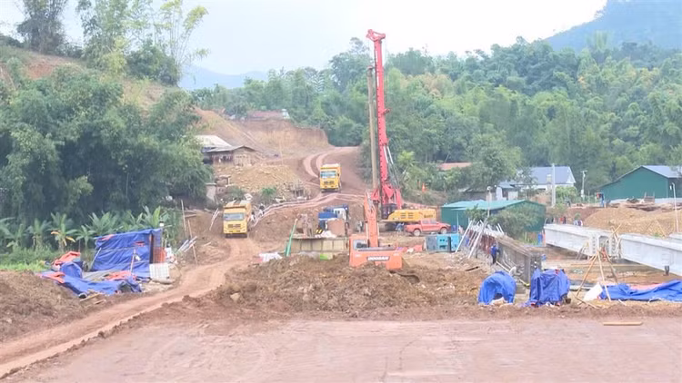 Một đoạn tuyến tránh TP. Sơn La. Ảnh: Internet