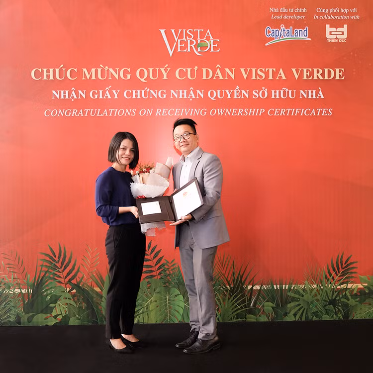 Những "sổ hồng" đầu tiên đã được trao tay cho người mua nhà từ ngày 26/2/2019. 