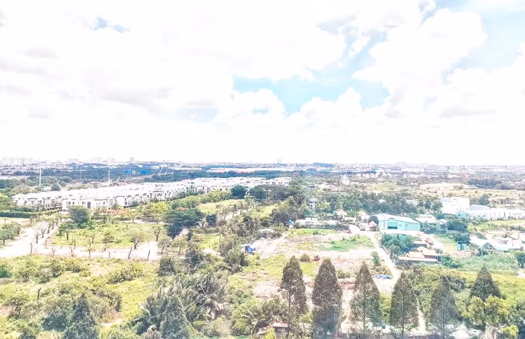 Xung đột lớn nhất vẫn là việc xác định giá đất để bồi thường còn quá thấp so với giá đất thực tế. Ảnh minh họa: Bảo Tín