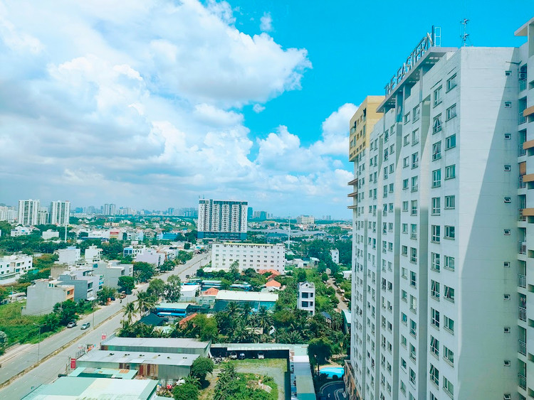 Để nhà ở xã hội đáp ứng đúng đối tượng, phát triển đúng lộ trình, những bất cập lâu nay rất cần được khắc phục kịp thời, dứt điểm. Ảnh: Bảo Tín