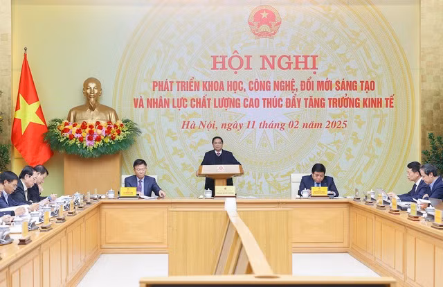 Thủ tướng Chính phủ Phạm Minh Chính chủ trì Hội nghị phát triển KHCN, ĐMST và nhân lực chất lượng cao thúc đẩy tăng trưởng kinh tế. Ảnh: VGP