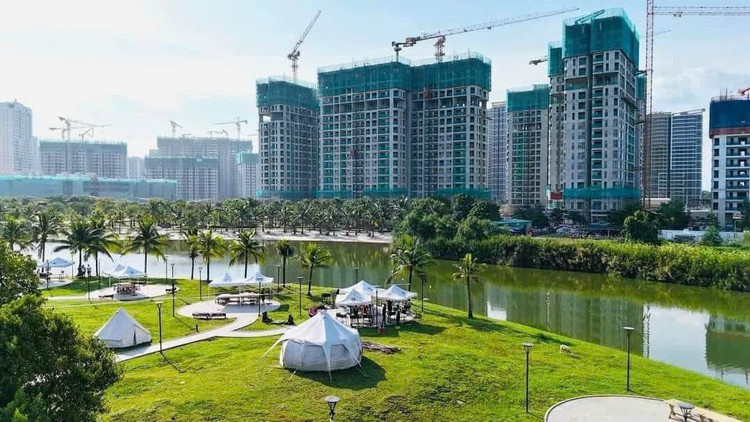 Tại một dự án quy mô lớn mới ra mắt trong quý này, chủ đầu tư đã đưa ra nhiều phương thức thanh toán linh hoạt, nổi bật là phương thức thanh toán kéo dài lên đến 7 năm. Ảnh: BT