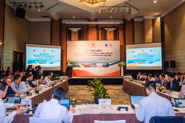 Hội thảo lần 2 Quy hoạch Tổng thể về Năng lượng quốc gia thời kỳ 2021 - 2030, tầm nhìn đến năm 2050 tổ chức tại Hà Nội (ảnh: MK)