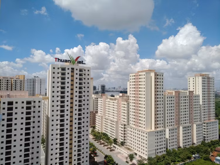 Các căn hộ này sẽ được chuyển thành nhà ở thương mại sau khi trúng đấu giá. Ảnh: Ngô Bảo Tín