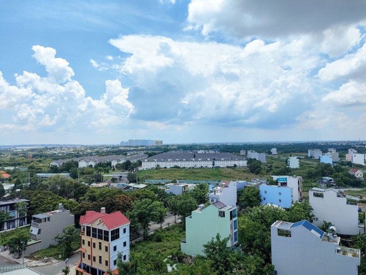 Việc tháo gỡ kịp thời những vướng mắc để "hà hơi tiếp sức" cho thị trường hồi phục là rất cần thiết. Ảnh: Bảo Tín