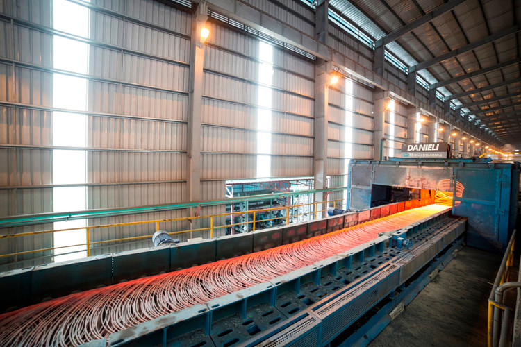 Dây chuyền cán thép Danieli Italia của thép Hòa Phát (ảnh: HP)