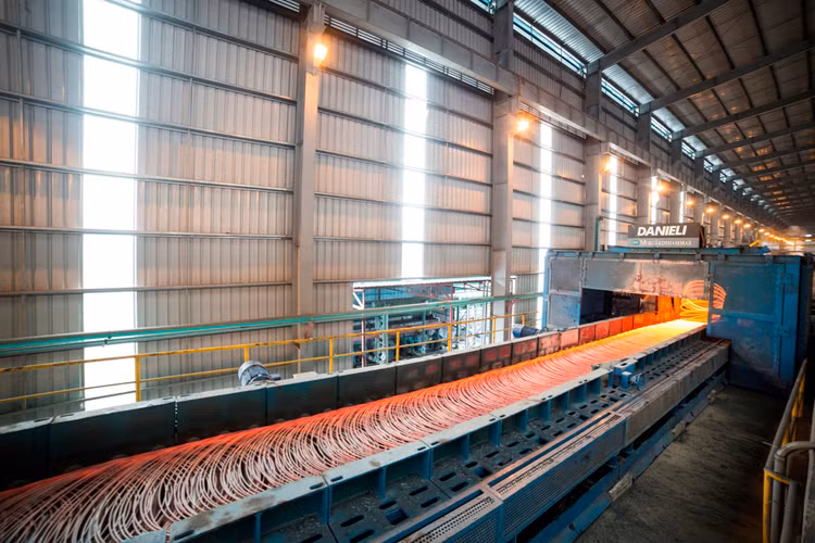 Dây chuyền cán thép Danieli Italia của thép Hòa Phát (ảnh: HP)