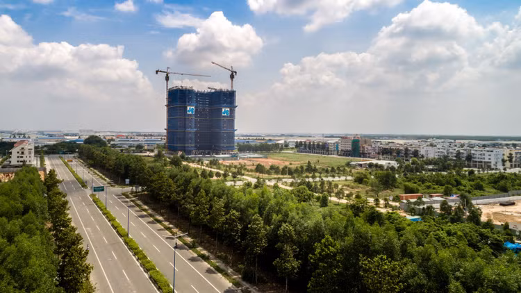 Việc điều chỉnh giá phát hành cổ phiếu hoán đổi nợ là phù hợp với diễn biến thị trường, đồng thời đảm bảo đem lại quyền lợi thỏa đáng cho nhà cung cấp, nhà thầu phụ tham gia hoán đổi công nợ