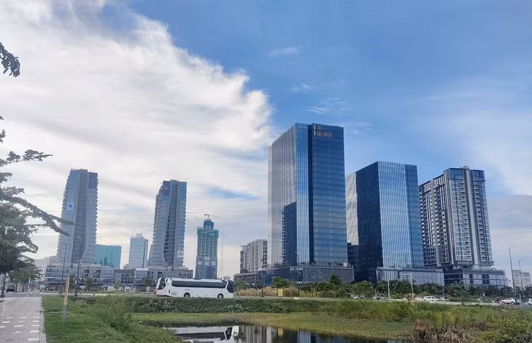 Theo HoREA, từ đầu năm 2025 trở đi thị trường bất động sản sẽ phát triển mạnh mẽ hơn. Ảnh: Bảo Tín