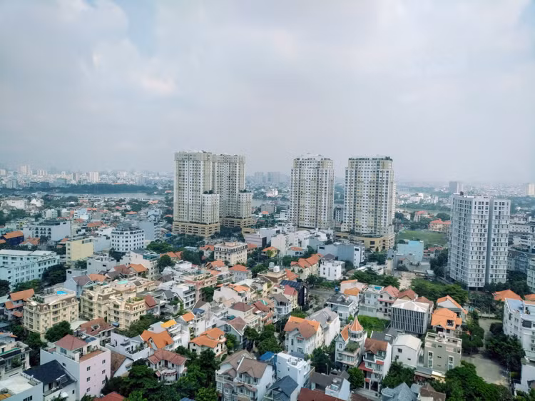 Tuy đang khó khăn nhưng đây cũng là thời điểm vàng để đầu tư đối với một số nhà đầu tư có năng lực. Ảnh: Ngô Ngãi