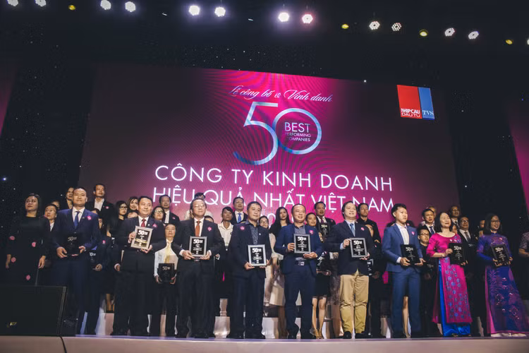 Tập đoàn Đất Xanh được vinh danh là một trong 50 công ty kinh doanh hiệu quả nhất Việt Nam năm 2019
