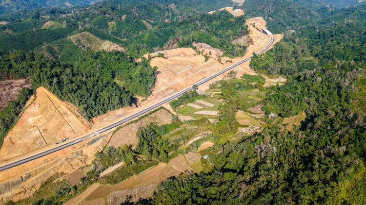 Một đoạn tuyến trên cao tốc Đồng Đăng - Trà Lĩnh Ảnh: ĐC