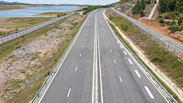 Dự án thành phần đoạn Vũng Áng - Bùng dự kiến bắt đầu đưa vào khai thác từ ngày 28/8/2025 ảnh: Internet